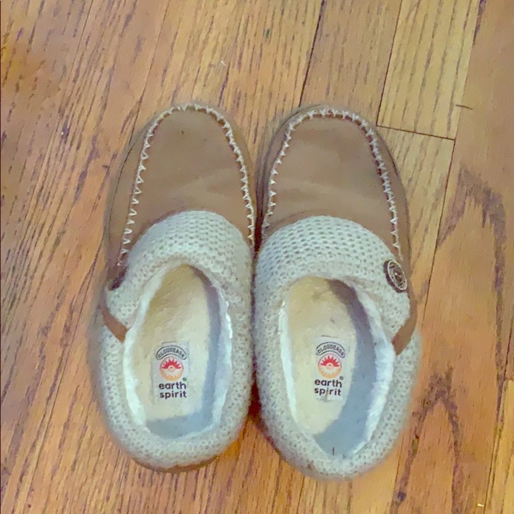 CLOUDEASE EARTH SPIRIT WOMEN’S SLIPPERS SIZE 5.5